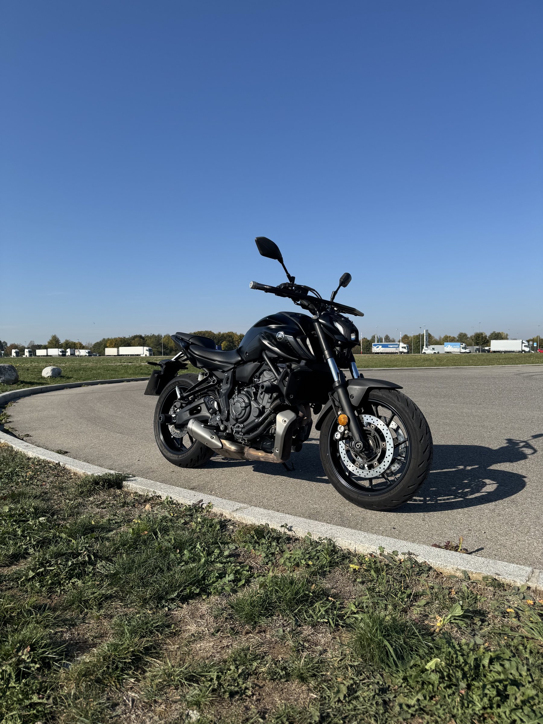 YAMAHA MT07